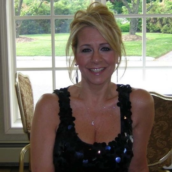 meet the posher Other - Hi!  I’m Chris 🙋🏼‍♀️ 🌸Posh Ambassador🌸